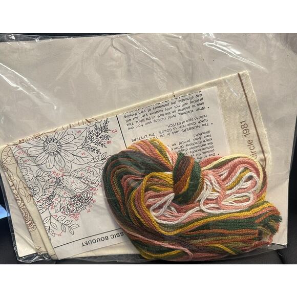 The Creative Circle 0610 Classic Bouquet Kit 100% Persian Wool yarn - Picture 5 of 6